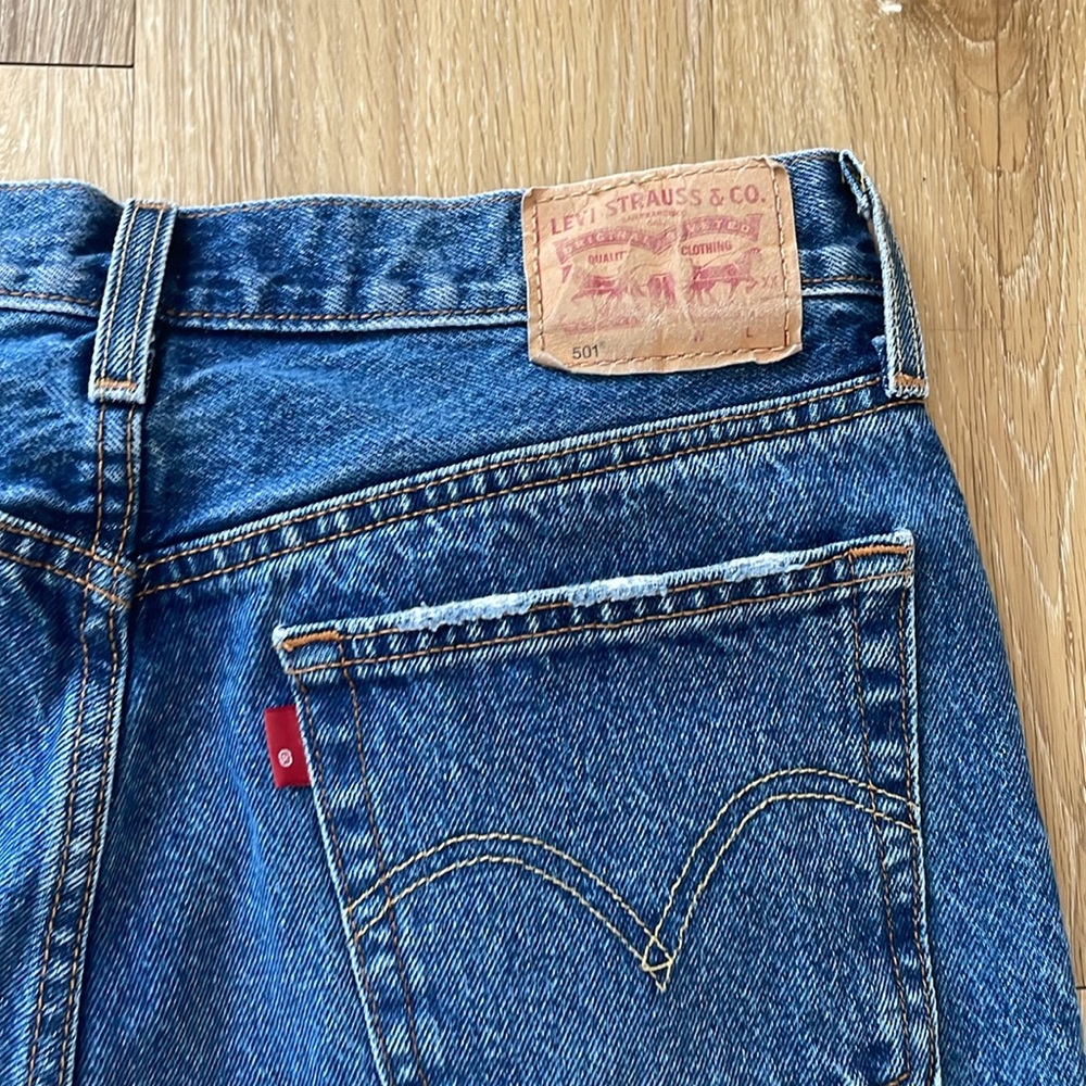 Levi’s Women 501 Distressed High Rise Straight Leg Jeans Size W28/ L32 - Picture 5 of 7